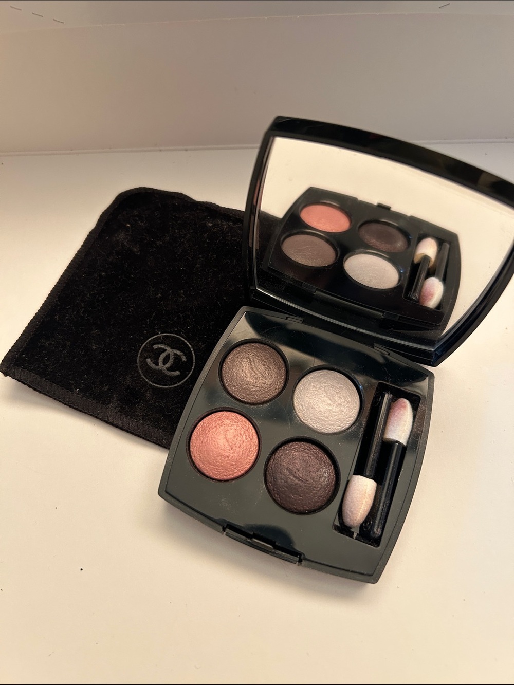 CHANEL Eyeshadow Quad in Pink, Champagne, Taupe and Mauve